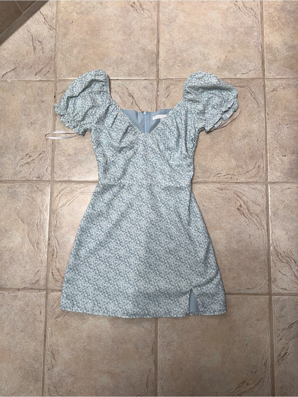 Blue Floral Puff-Sleeve Mini Dress